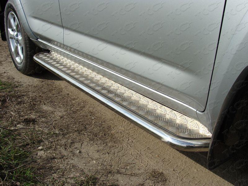 Пороги с площадкой 42,4 мм для автомобиля Toyota RAV4 2010-2013 (длинная база), TCC Тюнинг TOYRAVLONG10-02