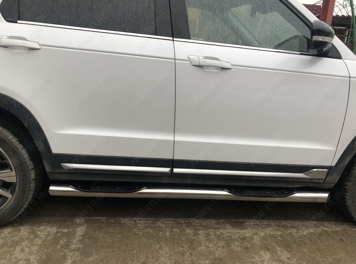Пороги труба с проступью для автомобиля Changan CS95 2023 арт. CGCS95.23.93