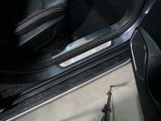 Накладки на пластиковые пороги (лист зеркальный) 4шт для автомобиля Geely Atlas PRO 2021- арт. GEELEATLP21-02
