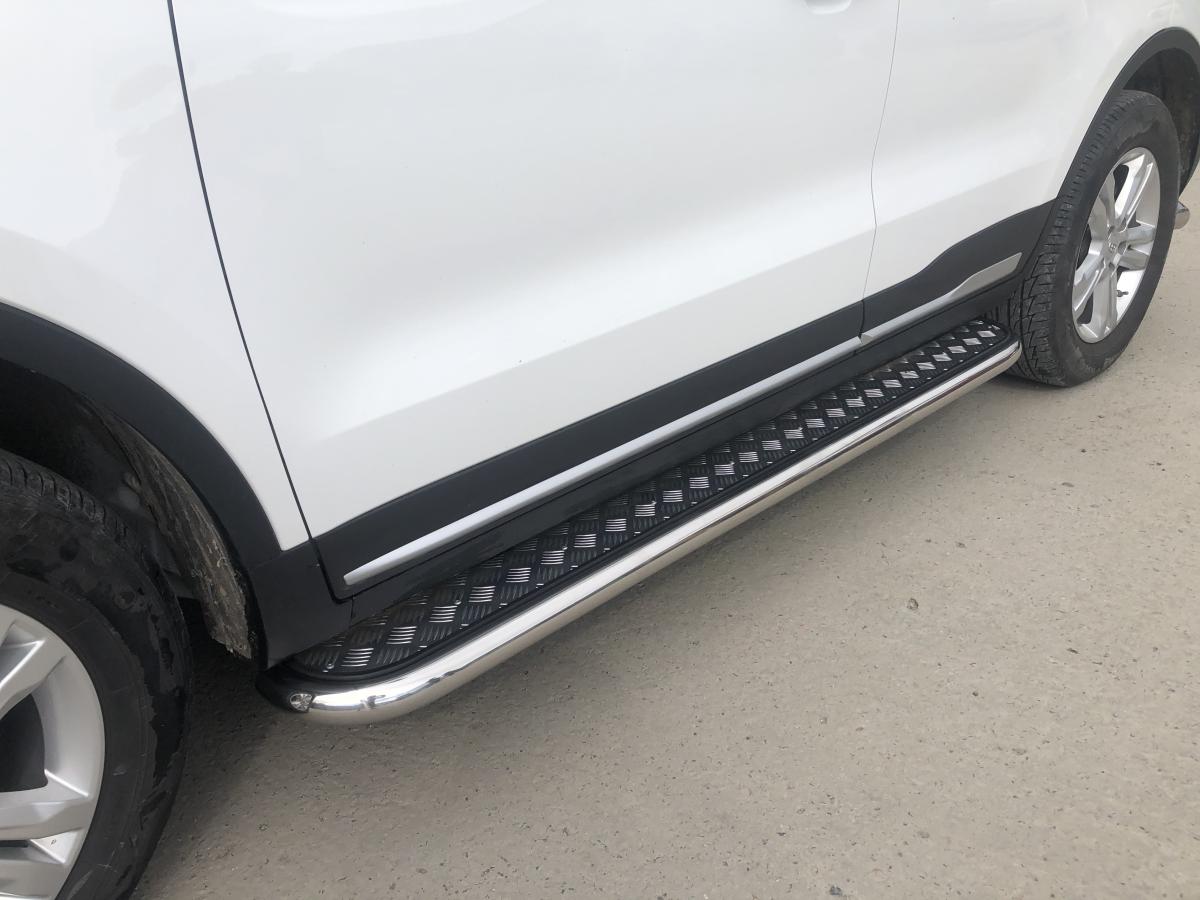 Пороги с накладным листом для автомобиля Geely Atlas 2018 арт. GA.18.41