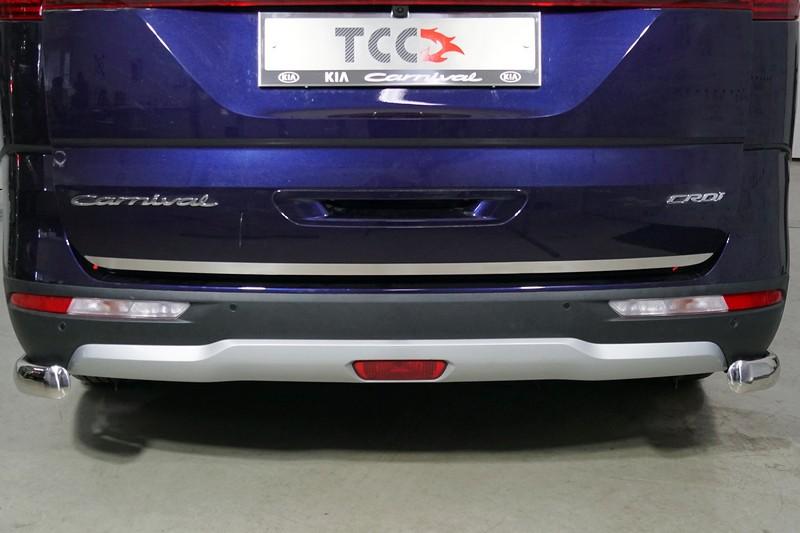 Накладка на заднюю дверь (лист зеркальный) для автомобиля Kia Carnival (2WD) 2.2D 2021- TCC Тюнинг арт. KIACAR21-09