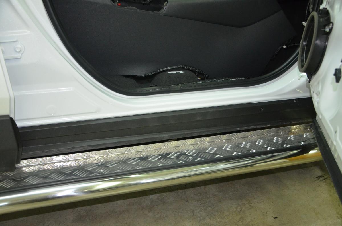 Пороги с накладным листом для автомобиля Toyota RAV4 2019 арт. TRAV.19.41, Россия