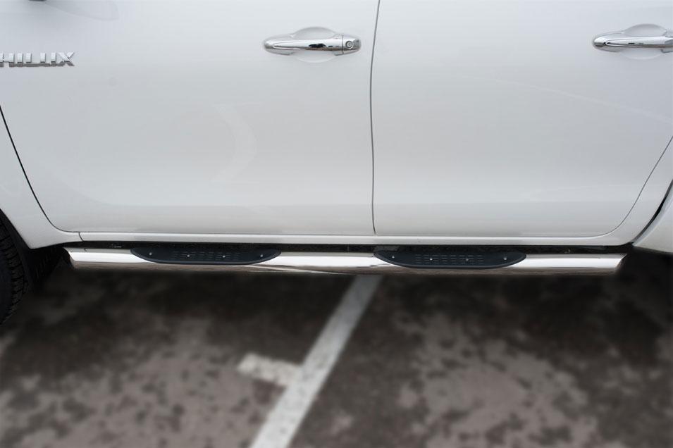 Пороги труба d76 с накладками вариант 1 для Toyota Hilux 2015, Slitkoff THT-0021511