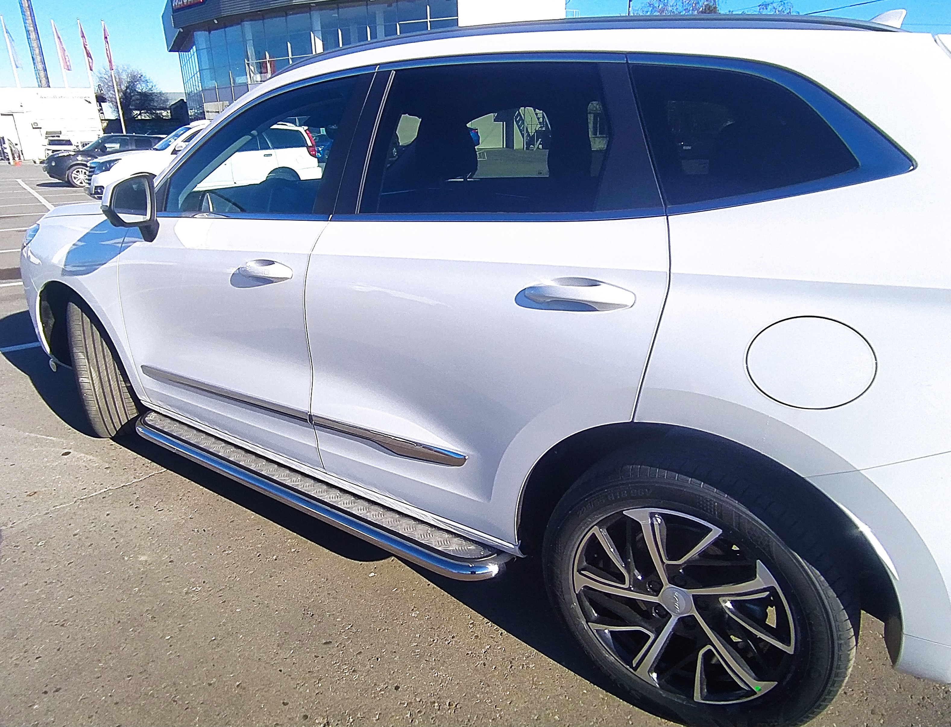 Пороги с накладным листом для автомобиля HAVAL Jolion 2021 арт. HVJ.21.41