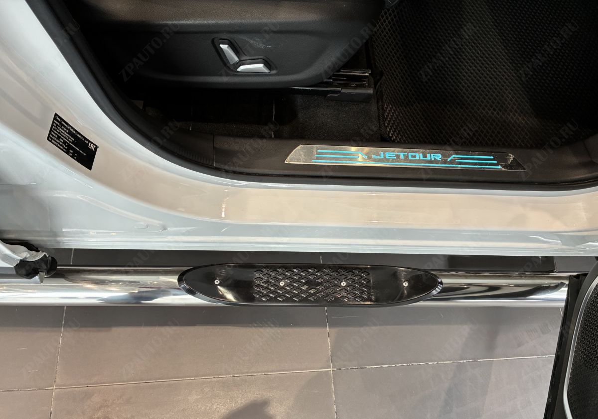 Пороги труба с проступью для автомобиля JETOUR X90 Plus 2022 арт. JET.X90+.22.93