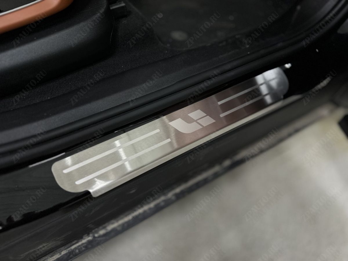 Накладки на пороги (лист шлифованный надпись Li) 4шт Lixiang L9 2025 арт. LIXL925-01