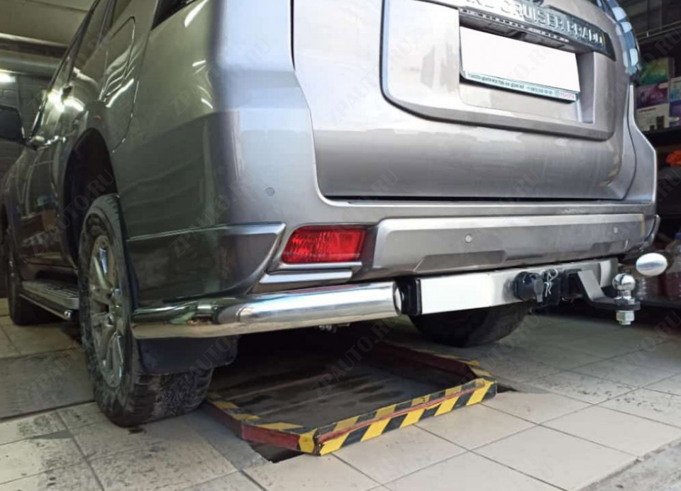 Защита заднего бампера угловая под фаркоп для автомобиля TOYOTA Land Cruiser Prado 150  Style  2019 арт. TLCPS150.19.20-2