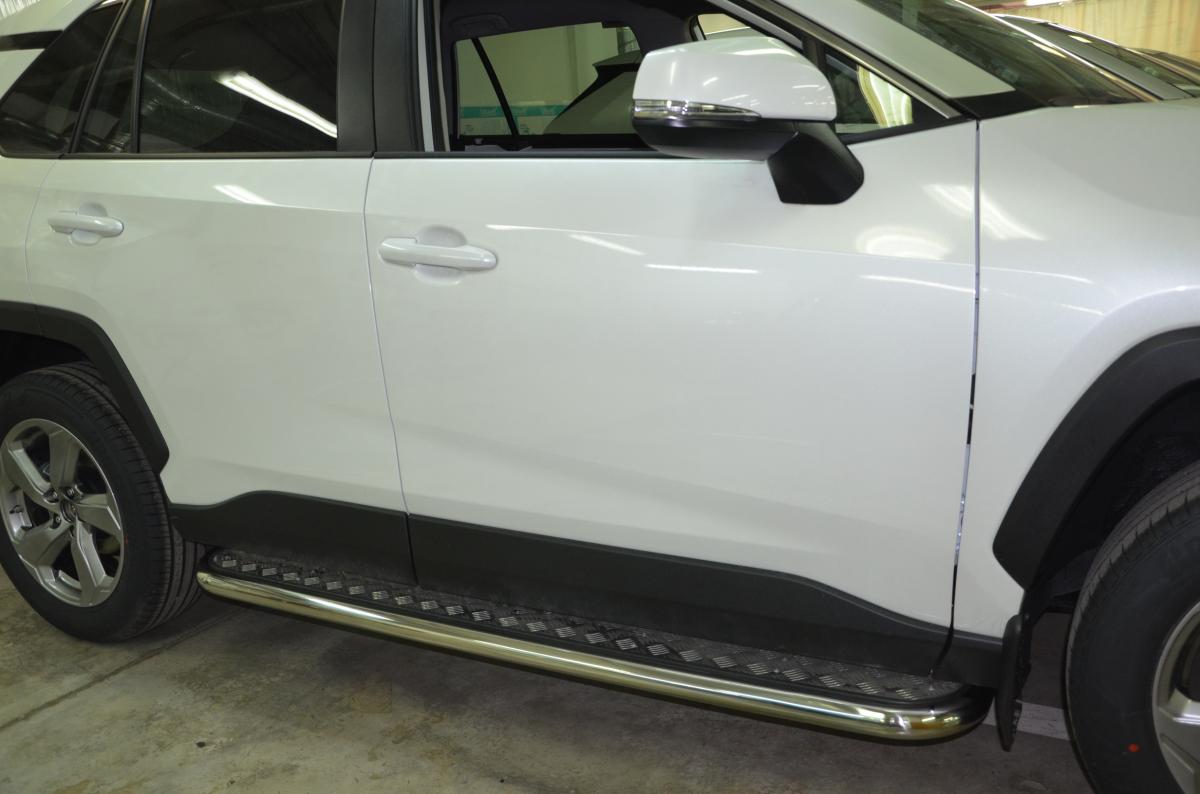 Пороги с накладным листом для автомобиля Toyota RAV4 2019 арт. TRAV.19.41, Россия