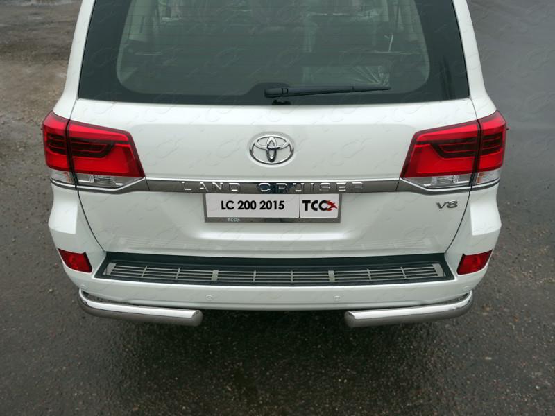 Накладка на задний бампер (лист) для автомобиля Toyota Land Cruiser 200 2015- (кроме EXECUTIVE)