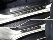 Накладки на пороги с гибом (лист шлифованный надпись Toyota) 4шт для автомобиля Toyota Land Cruiser 200 EXCALIBUR 2017-