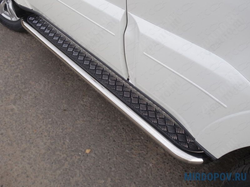 Пороги с накладным листом для автомобиля MITSUBISHI Pajero4 2006-2017, Россия MSP4.06.43