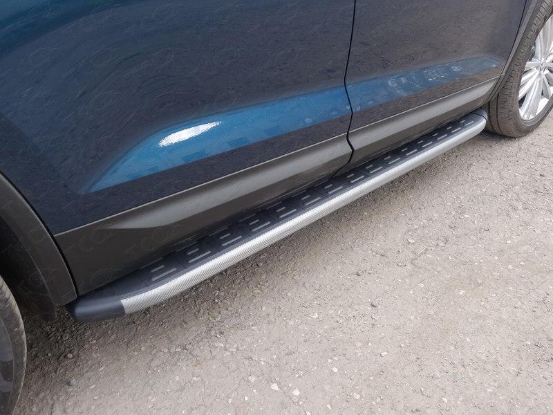 Пороги алюминиевые с пластиковой накладкой (карбон серые) 1820 мм для автомобиля Skoda Kodiaq 2017- TCC Тюнинг арт. SKOKOD17-11GR