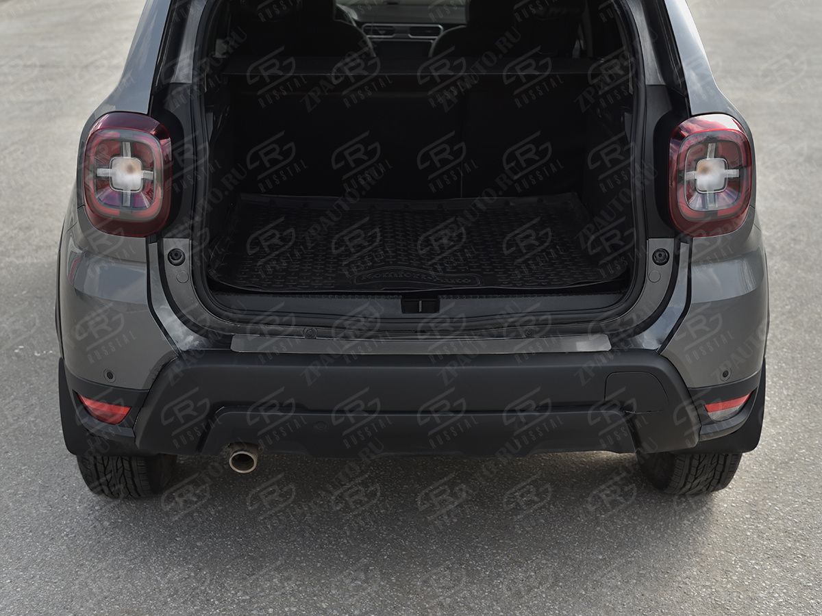 RENAULT DUSTER 2021- Накладка на задний бампер RUSSTAL (нерж.,зеркало) RDN-003811
