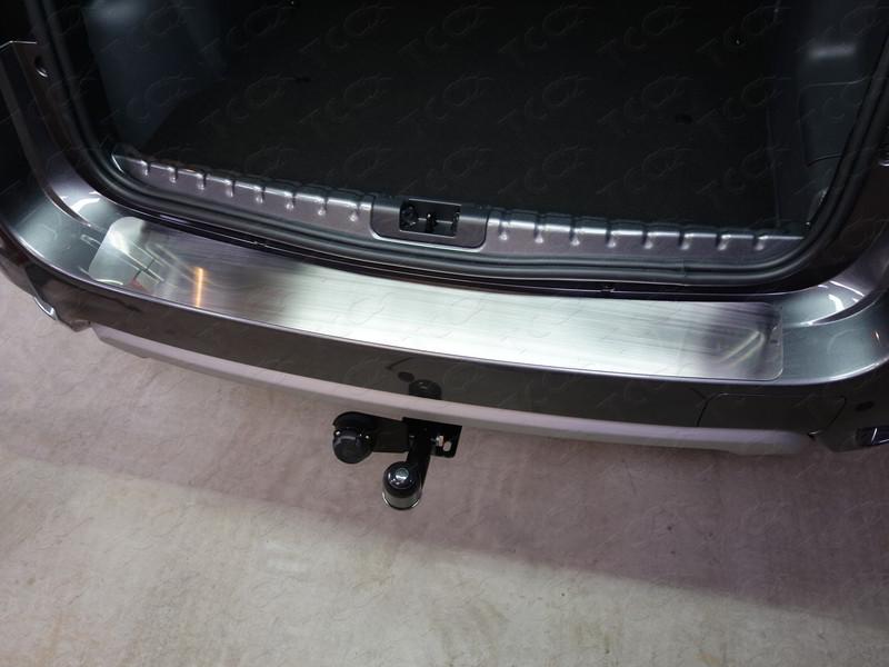Накладка на задний бампер (лист шлифованный) для автомобиля Nissan Terrano 2014-