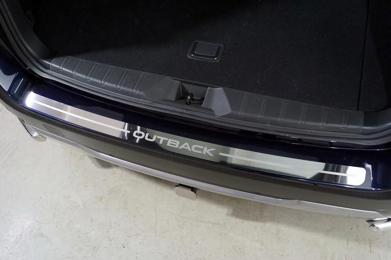 Накадка на задний бампер (лист зеркальный надпись Outback) для автомобиля Subaru Outback 2021- арт. SUBOUT21-07