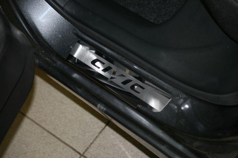 Накладки на внутренние пороги с логотипом для Honda Civic 5D 2006, Союз-96 HCIV.31.3002