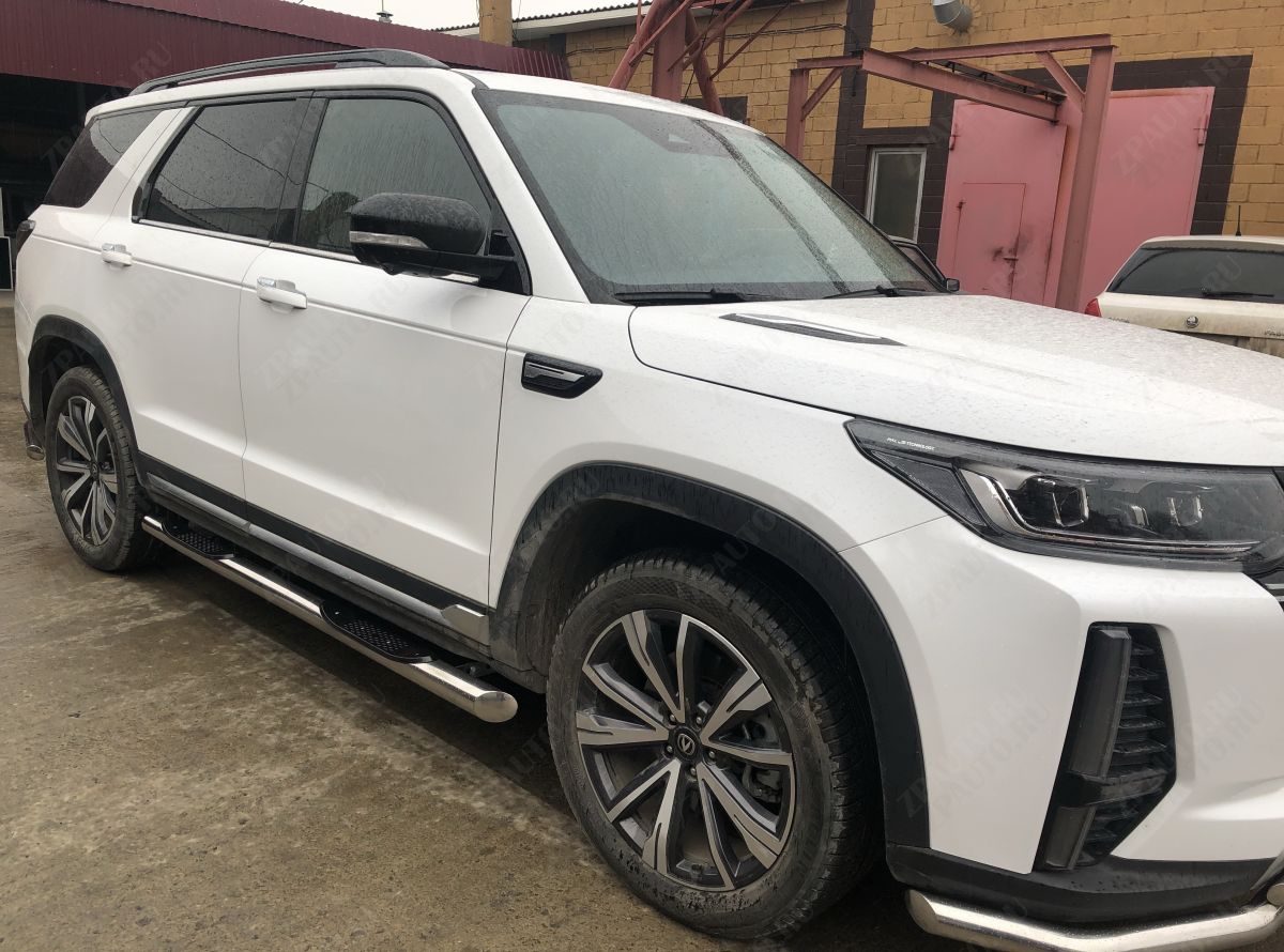 Пороги труба с проступью для автомобиля Changan CS95 2023 арт. CGCS95.23.93