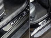 Накладки на пороги (лист зеркальный надпись Tucson) 4шт для автомобиля Hyundai Tucson 2018-