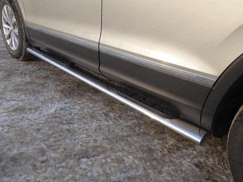 Пороги овальные с накладкой 120х60 мм для автомобиля Volkswagen Tiguan 2017-, TCC Тюнинг VWTIG17-04