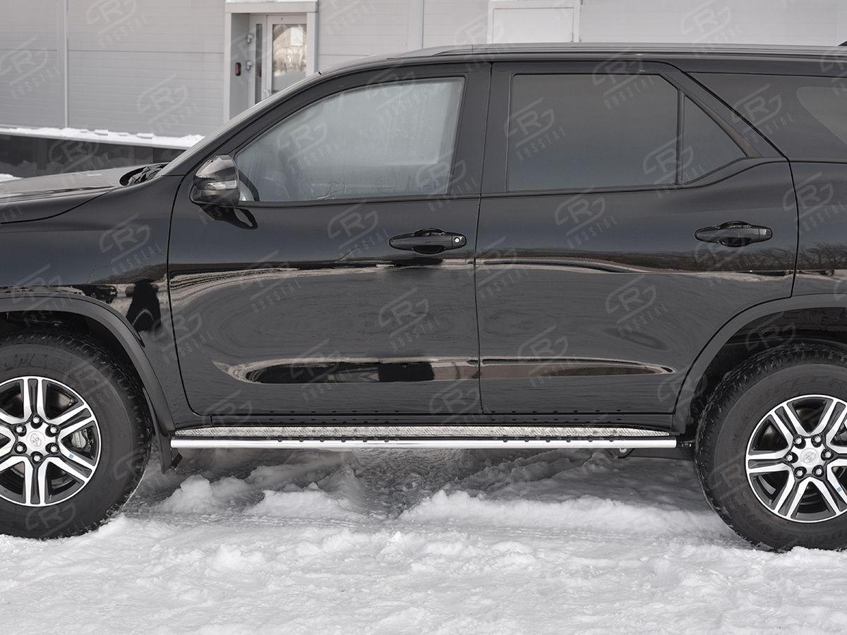 Пороги труба d75х42 овал с проступью на Toyota Fortuner 2017, Slitkoff TFO-002885