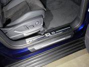 Накладки на пластиковые пороги (лист зеркальный надпись Q5) 2шт для автомобиля Audi Q5 2017-  (а/м без пневмоподвески)