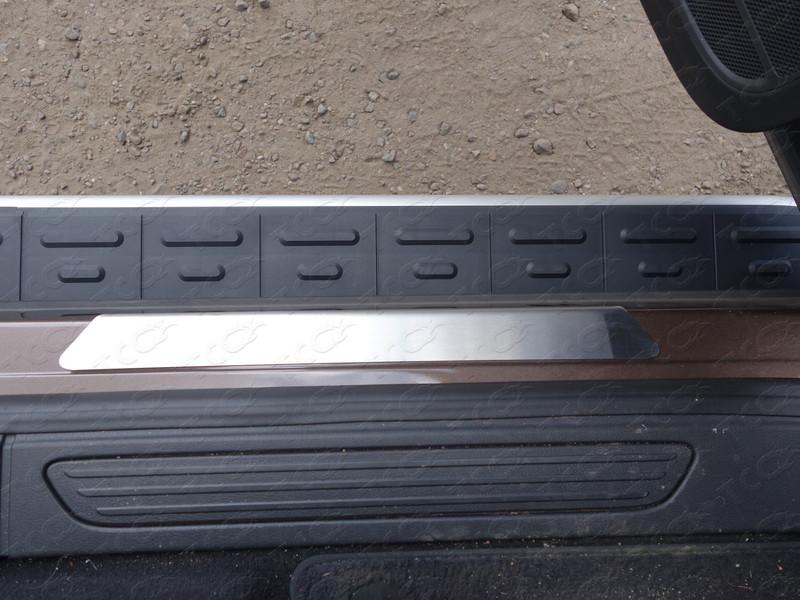 Накладки на пороги (зеркальные) для автомобиля Volkswagen Touareg 2010-2014