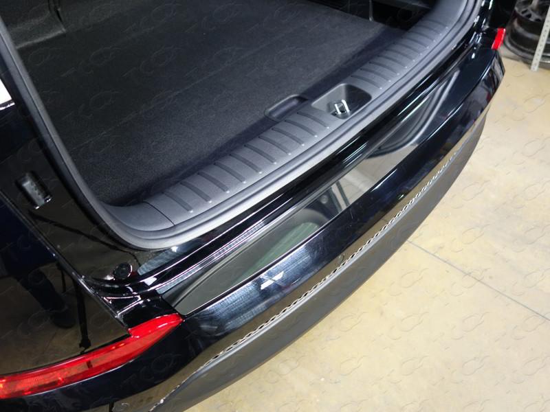 Накладка на задний бампер (лист зеркальный) для автомобиля Hyundai Tucson 2015-2018