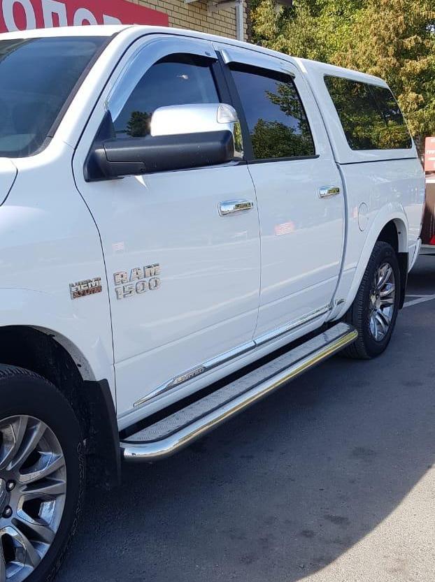 Пороги с накладным листом для автомобиля Dodge RAM арт. DR1500.43