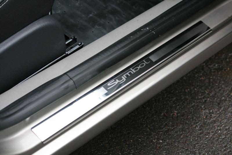 Накладки на внутренние пороги с логотипом на металл для Renault Symbol 2008, Союз-96 RESY.31.3101