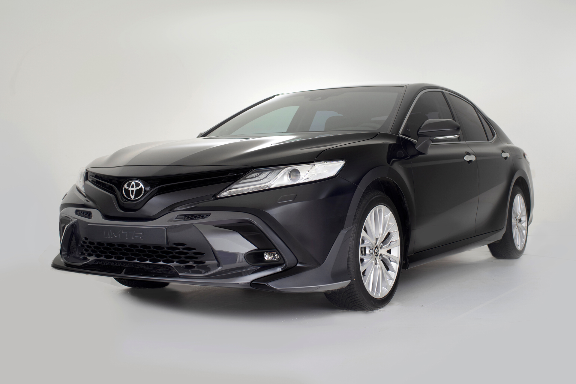 Комплект в сборе для переднего бампера Toyota Camry 2017—2021 2017-2021, MTR, арт. MTR-V70-180432