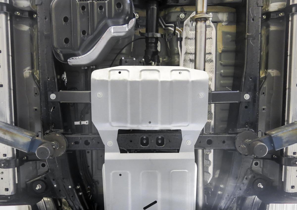 Защита РК Rival для Toyota Fortuner II 4WD 2017-2020 2020-н.в., штампованная, алюминий 6 мм, с крепежом, 2333.5770.1.6
