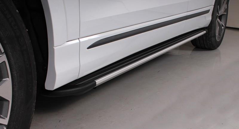 Пороги алюминиевые ''Slim line Silver'' 2020 мм для автомобиля Audi Q8 2019- TCC Тюнинг арт. AUDIQ819-13S