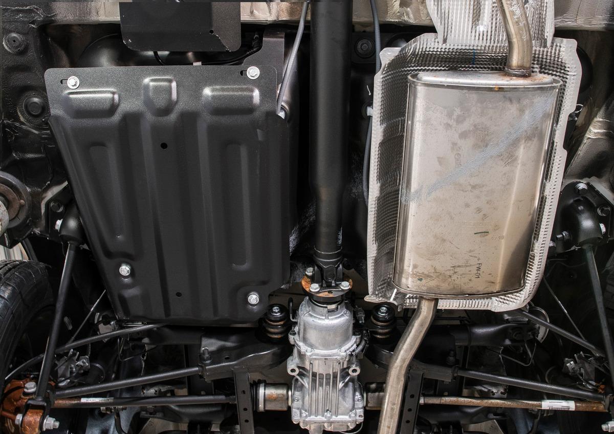 Защита топливного бака AutoMax для Nissan Terrano III 4WD 2014-2017 2017-н.в., сталь 1.4 мм, с крепежом, AM.4718.1