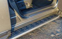 Пороги алюминиевые с пластиковой накладкой 1920 мм для автомобиля Nissan Pathfinder 2014-, TCC Тюнинг NISPAT14-16AL