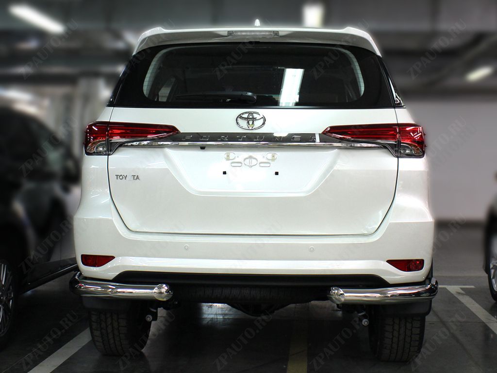 Защита заднего бампера "уголки" одинарные d-76 для автомобиля Toyota Fortuner 2020-наст.вр., Технотек, арт. TF20_3