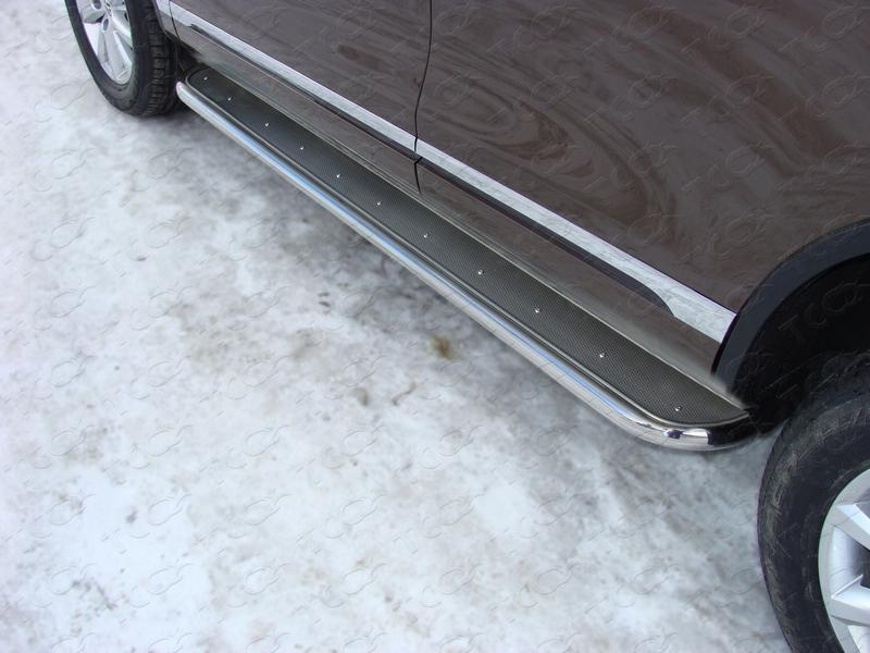 Пороги с площадкой (нерж. лист) 60,3 мм для автомобиля Volkswagen Touareg 2014-2018 TCC Тюнинг арт. VWTOUAR14-02