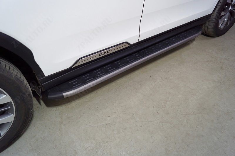 Пороги алюминиевые с пластиковой накладкой (карбон серые) 1920 мм Gac GS8 GX Traveller 2.0T 4WD 2025 арт. GACGS825-02GR