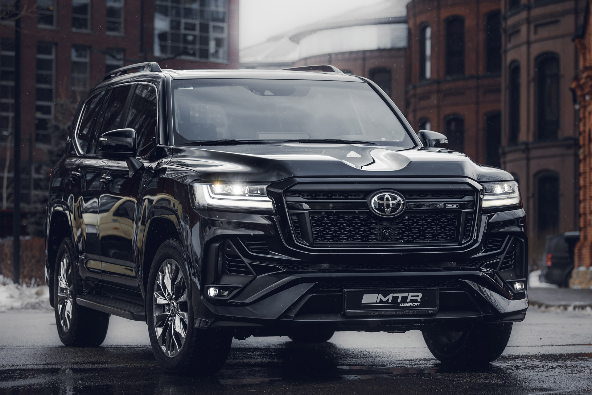 Бампер передний в сборе для Toyota LC 300 70th Anniversary 2021-, MTR, арт. MTR-J300-21002