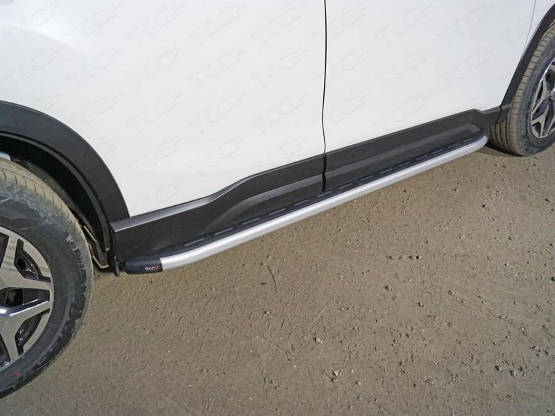 Пороги алюминиевые с пластиковой накладкой 1720 мм для автомобиля Subaru Forester (S5) 2018-, TCC Тюнинг SUBFOR18-32AL