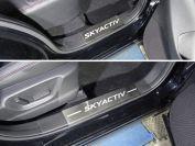 Накладки на пластиковые пороги (лист шлифованный надпись SKYACTIV) для автомобиля Mazda CX-5 2015-2016