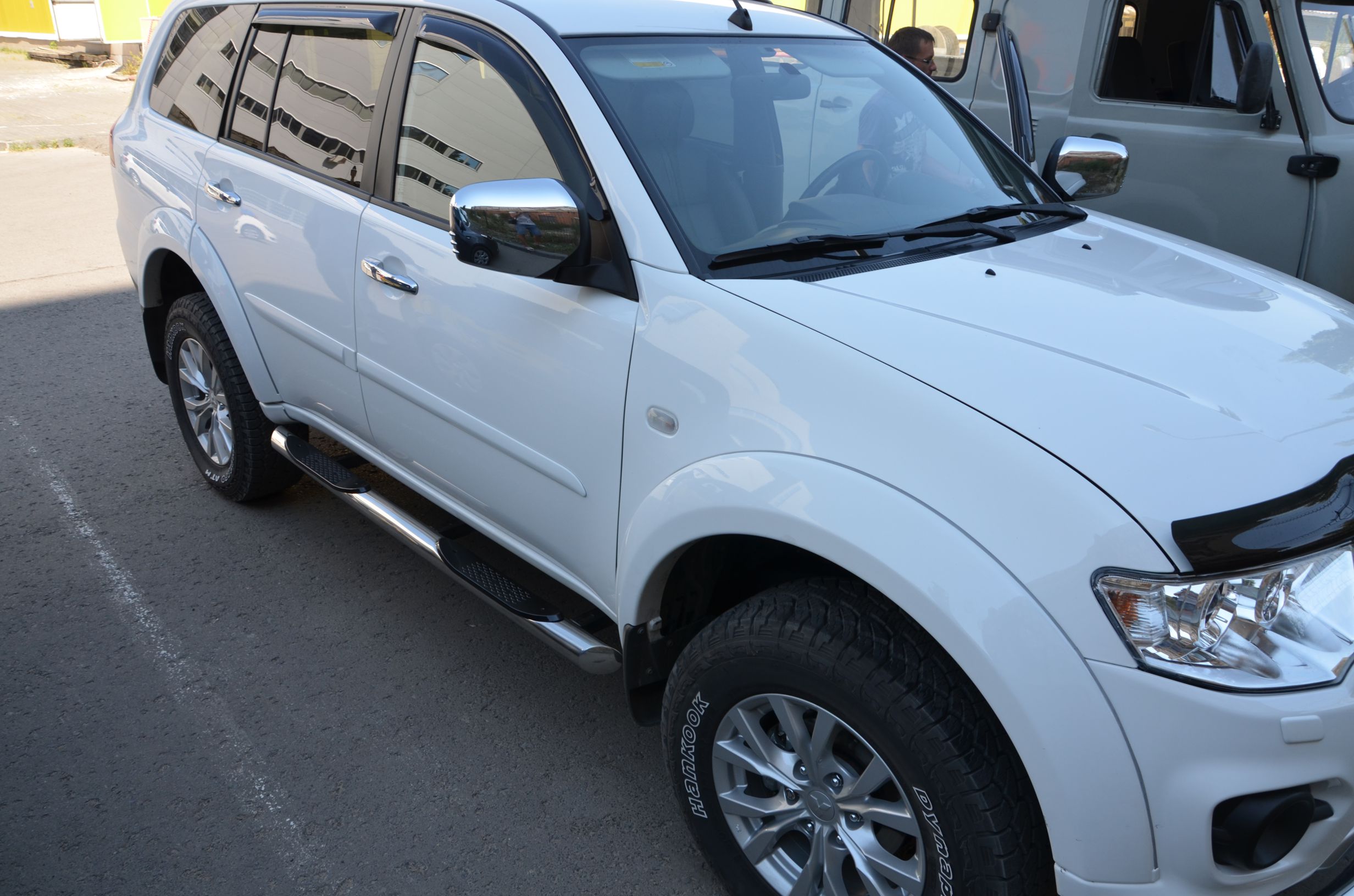 Пороги труба с проступью для автомобиля MITSUBISHI Pajero Sport 2008. MSPS.08.93, Россия