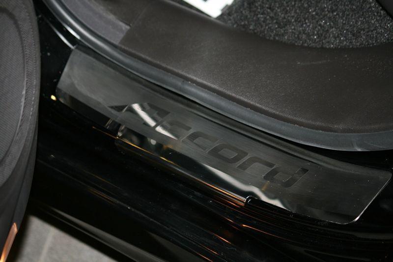 Накладки на внутренние пороги с логотипом вместо пластика для Honda Accord 2008, Союз-96 HACC.31.3085