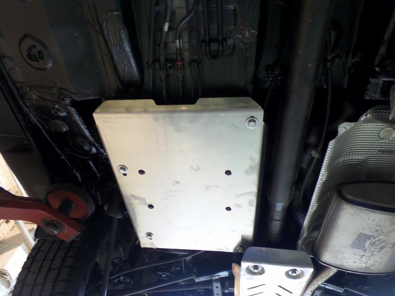 Защита топл. бака для NISSAN Terrano  2014 -, V-1,6 МТ 4WD, Sheriff, алюминий 5 мм, арт. 15.2606