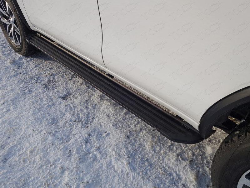 Пороги алюминиевые "Slim Line Black" 1820 мм для автомобиля Toyota Fortuner 2017-, TCC Тюнинг TOYFORT17-31B