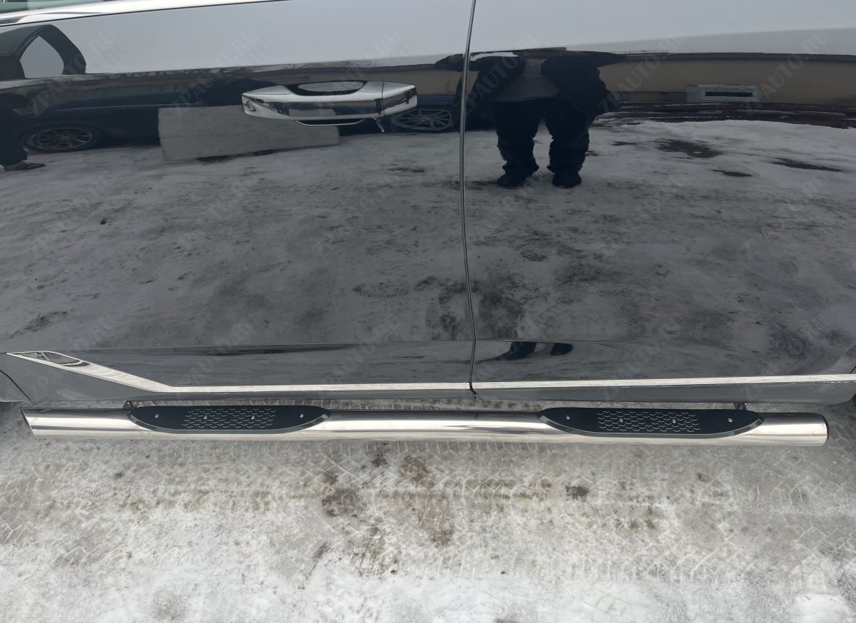 Пороги труба с проступью для автомобиля GAC GS8 2023 арт. GAC.GS8.23.93