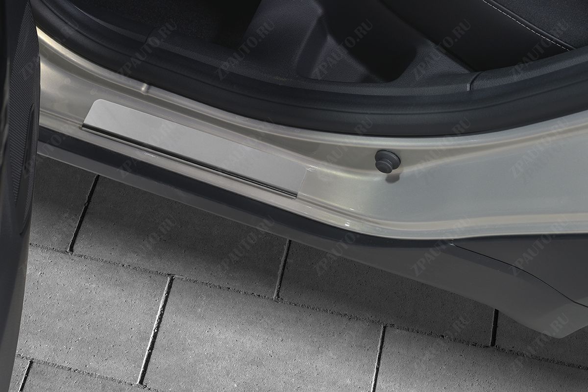 LADA VESTA SW CROSS 2015- Накладки на пороги RUSSTAL (нерж., зеркало) LDVSSW17-01