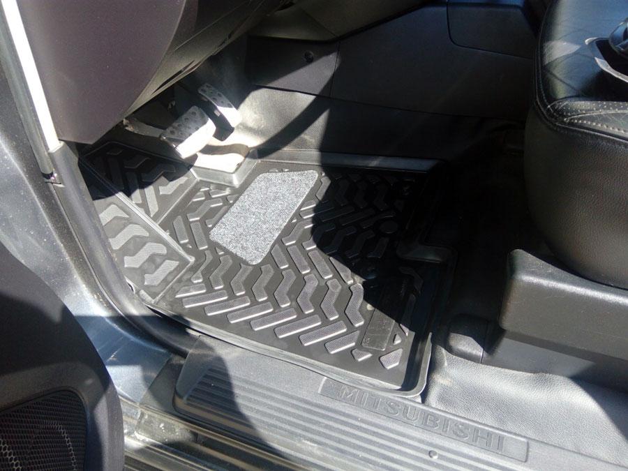 Ковры салонные модельные высокий борт 3D с подпятником для Mitsubishi Pajero IV 2006-, Элерон 61007