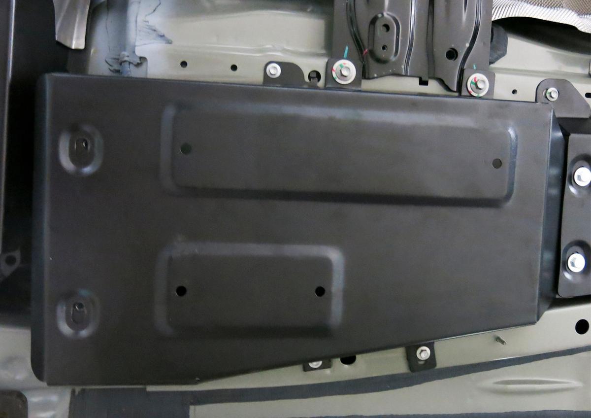 Защита адсорбера АвтоБроня для Mazda CX-5 I рестайлинг (V - 2.0; 2.5) 4WD 2015-2017, штампованная, сталь 1.8 мм, с крепежом, 111.03821.1