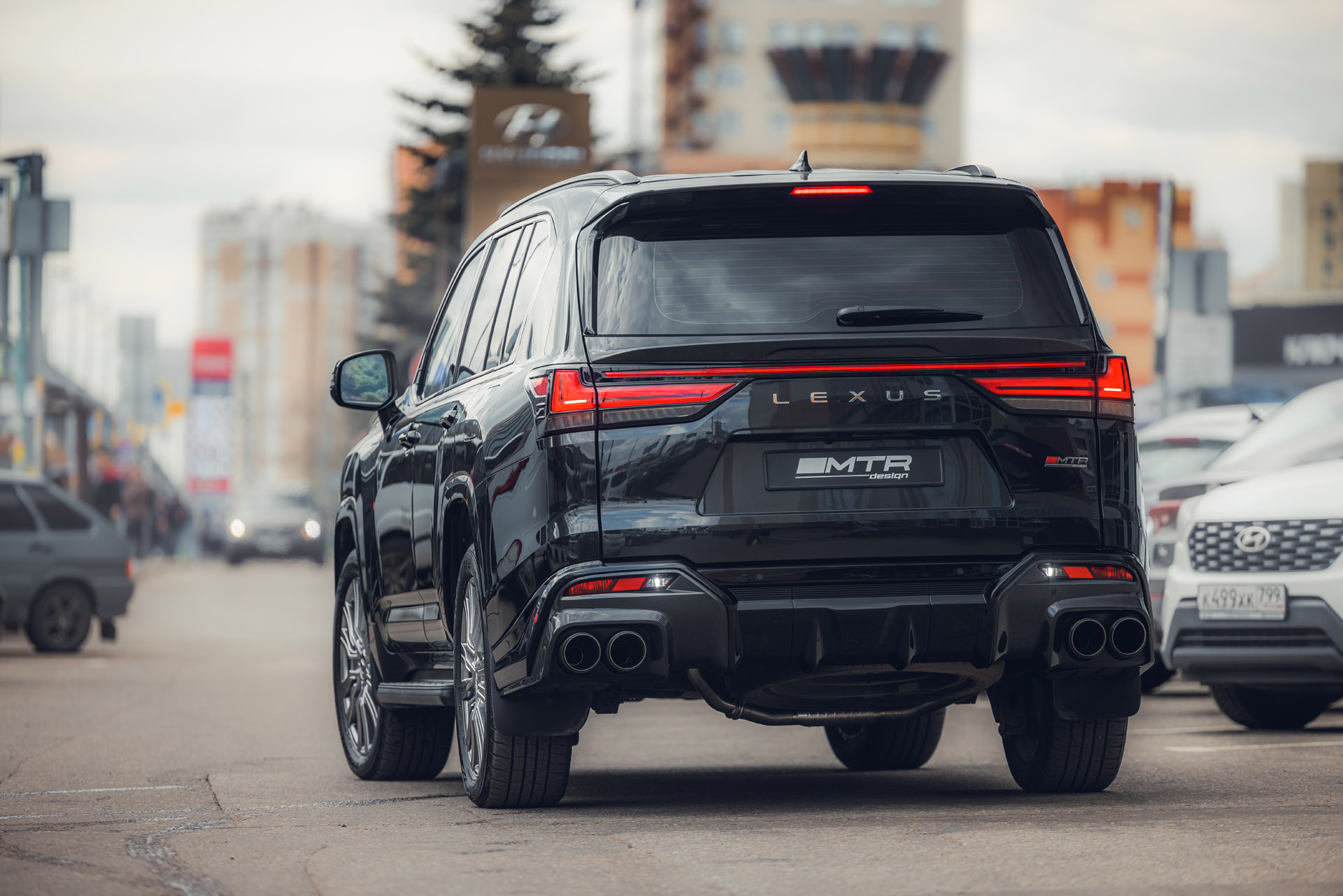 Облицовка заднего бампера в сборе со сдвоенн кругл насадками для Lexus LX 500d / LX 600 (под покраску/карбон) 2022, MTR, арт. MTR-J310-22003C