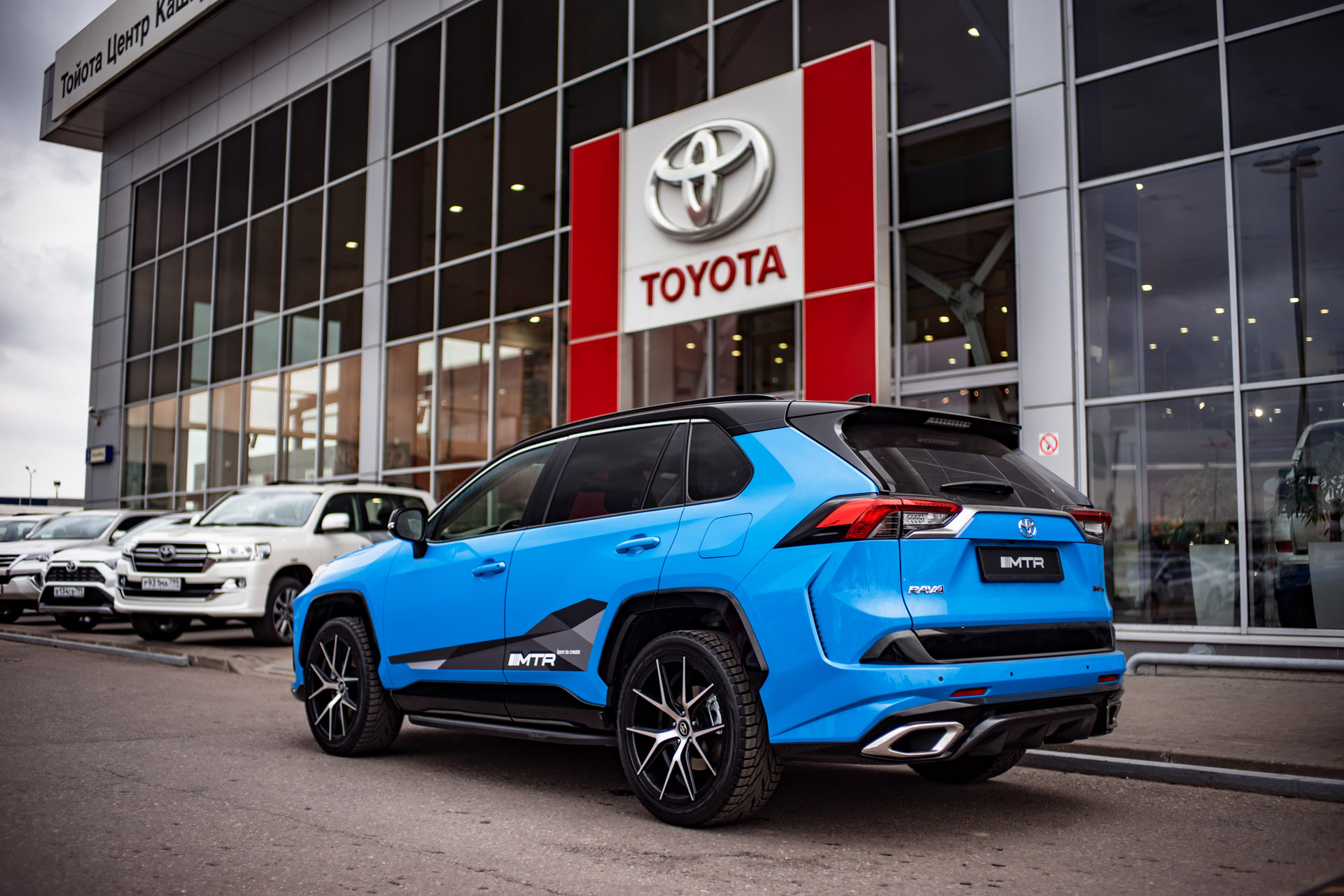 Комплект бамперов в сборе с насадками для Toyota RAV4 2018-2025, MTR, арт. MTR-XA50-190451